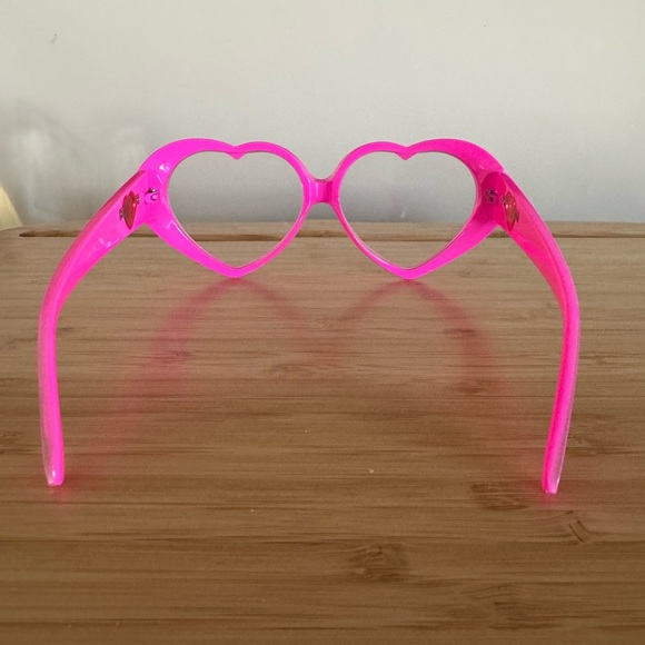 Reading Glasses +1.75 in Pink Hearts - Picture 6 of 6